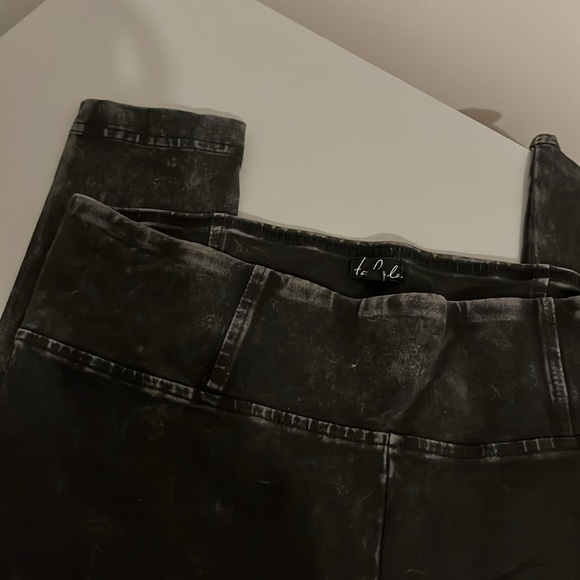 TALULA Faded Gray Leggings - Picture 2 of 4